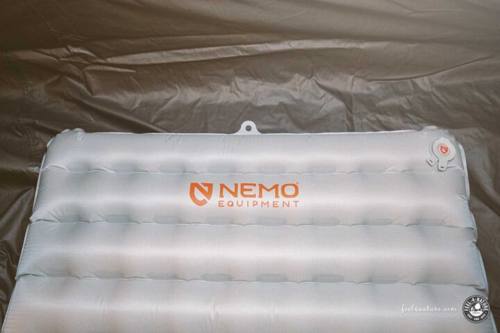Die Nemo Tensor All Season Wide im Zelt.